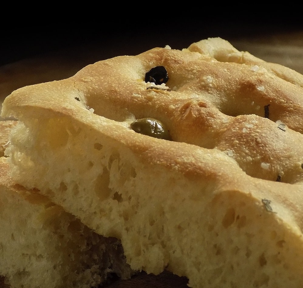 focaccia con aceitunas