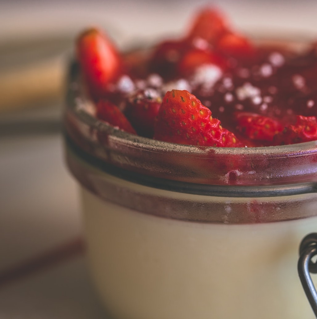 panna cotta con fresas