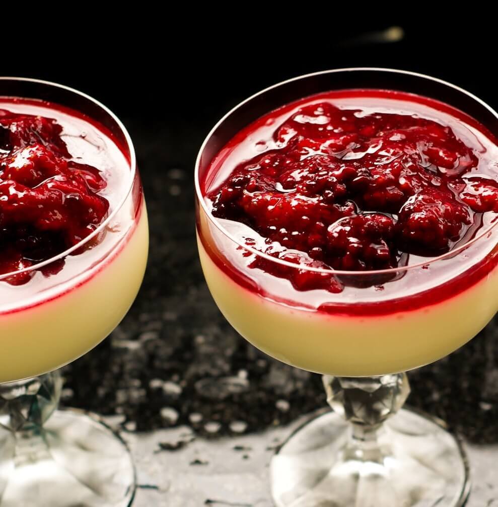panna cotta con fruta